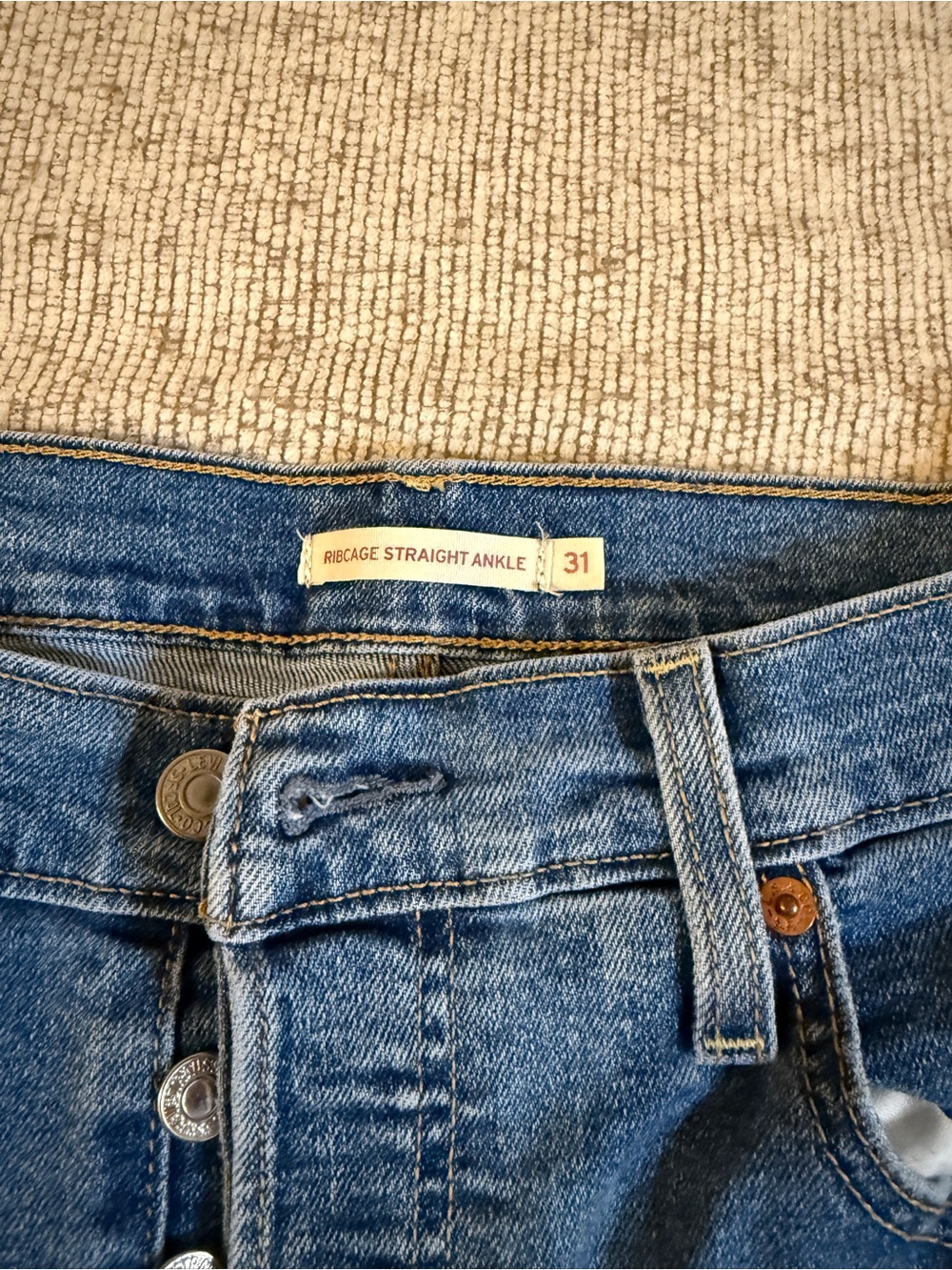 Levi’s ribcage straight ankle jeans - Picture 2 of 4
